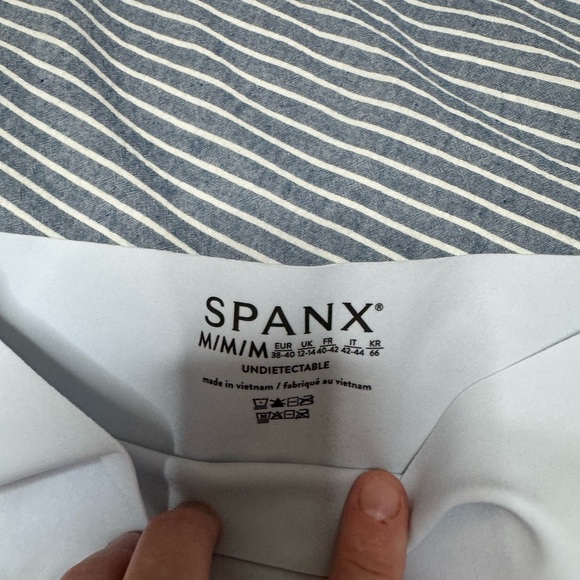 SPANX light blue lower tummy shape-wear - Picture 2 of 3